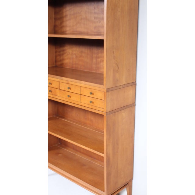Mid-Century Modern 1950s Paul McCobb Planner Group Maple Modular 3 Piece, 4 Drawer Shelves - Bookcase For Sale - Image 3 of 17