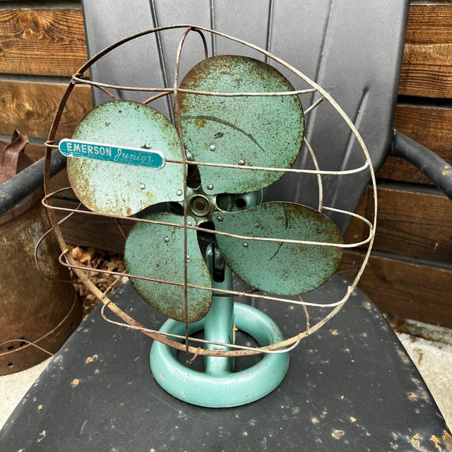 1950s Vintage Emerson Junior Electric Fan, Model 2660-P For Sale - Image 5 of 9