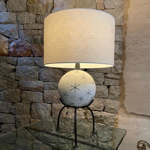 AMBIANIC presents: Fun Atomic Age Ceramic Starburst Globe Table Lamp on metal base with Bronze feet 1950s Sputnik. Milk...