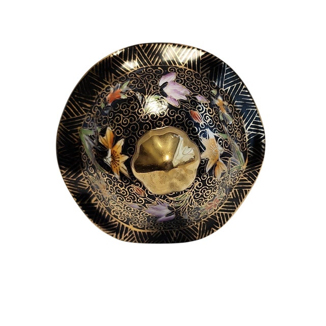 Gold Mid 20th Century Chinese Satsuma Lidded Vase For Sale - Image 8 of 9