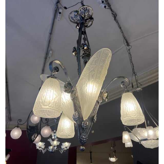 Art Deco Chandelier with Cornets and Tulips from Donna Paris, 1925 For Sale - Image 4 of 18