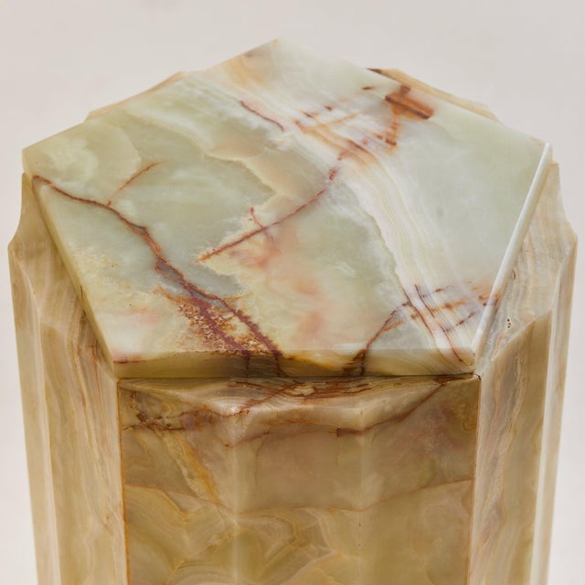 Faceted Green Onyx Pedestal with Pentagonal Top, 1970s For Sale - Image 4 of 8