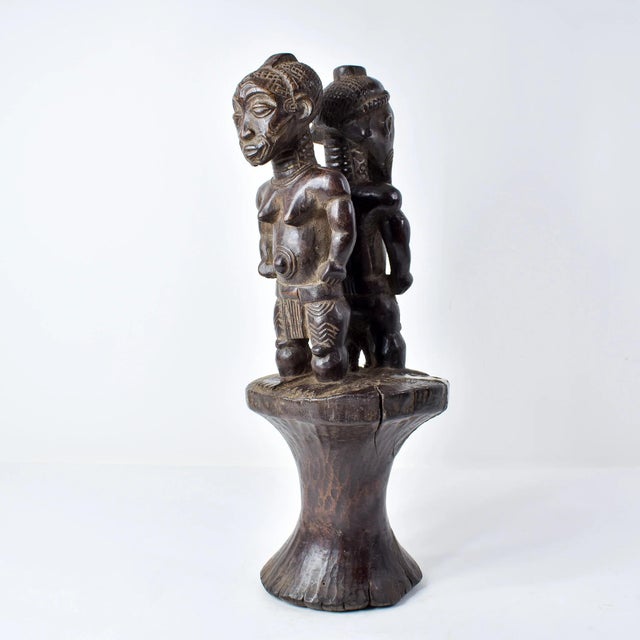 Early 20th Century Bene Lulua Divination Double Figure on Custom Base For Sale In Denver - Image 6 of 17