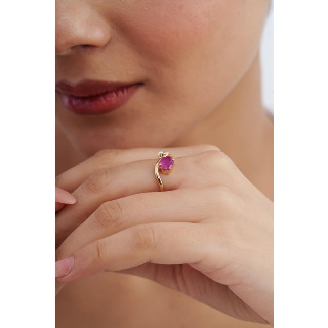 Natural Ruby & Round Brilliant Diamond Modern Ring 14k Yellow Gold Size 5 For Sale - Image 11 of 18