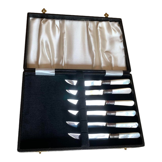 Mid 20th Century Fruit 6 Knives by Sheffield England with case - 7 pcs For Sale