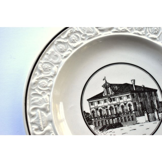 Vintage Italian Mottahedeh Creamware Neoclassical Palazzo Architecture Small Plates - Set of 4 For Sale - Image 9 of 10