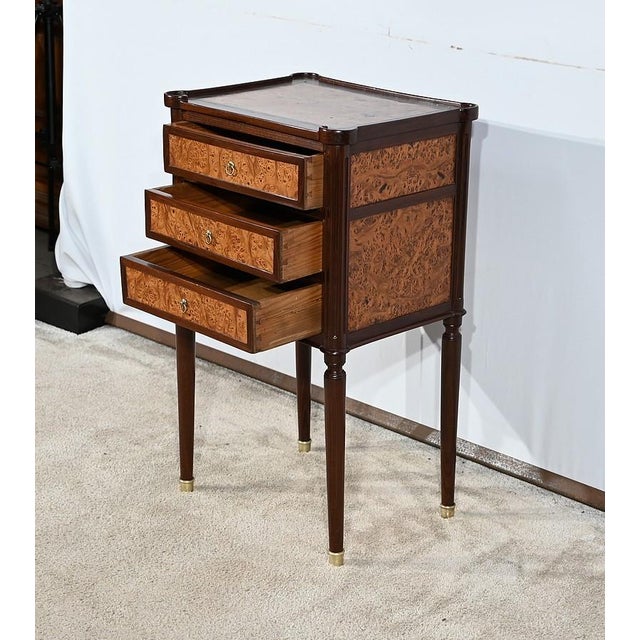 Small Table in Mahogany and Amboine Magnifying Glass For Sale - Image 15 of 18