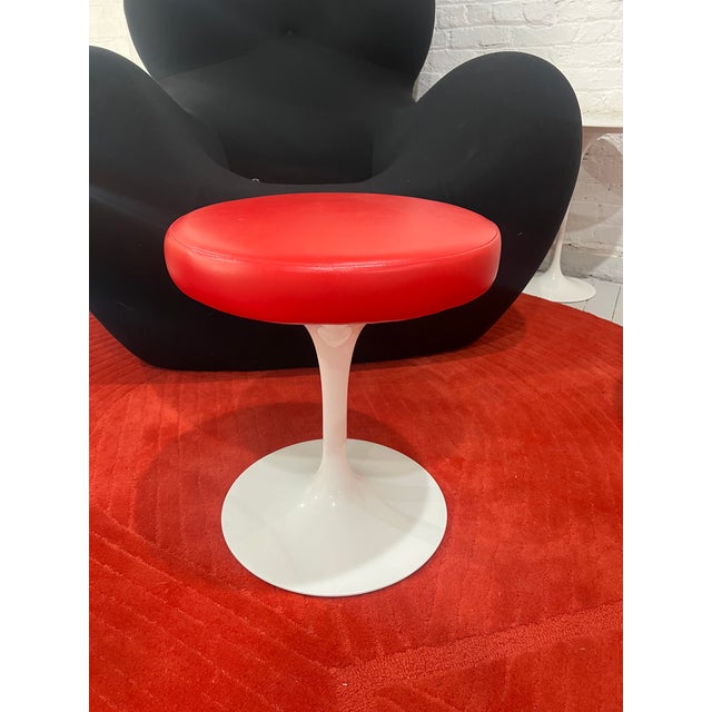 2000 - 2009 Eero Saarinen Knoll Tulip Stool Limited Edition 50 Year Anniversary Red Leather Stool For Sale - Image 5 of 5
