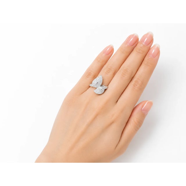 Modern Late 20th Century 14K White Gold Diamond Designer Leaf Ring Band, Size 8 For Sale - Image 3 of 3