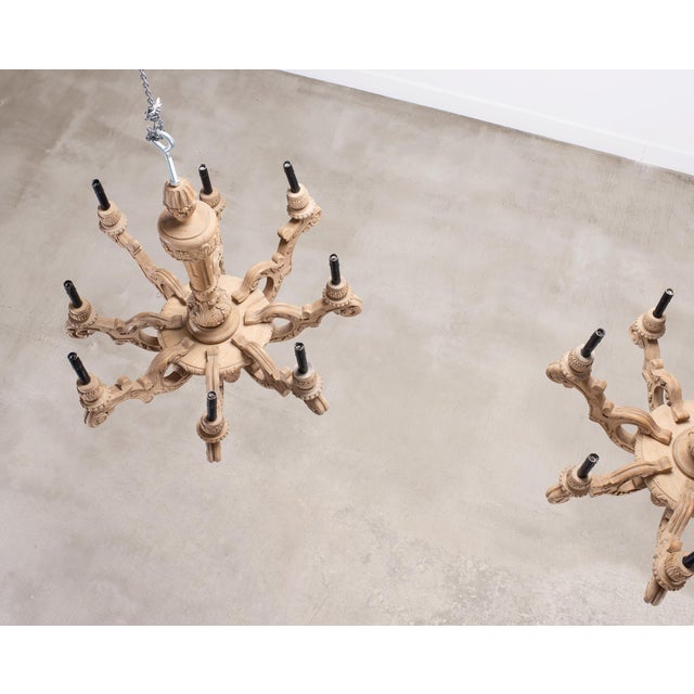 Tan Rh French Baroque Style Carved Wood 8-Arm Chandeliers - Pair For Sale - Image 8 of 18