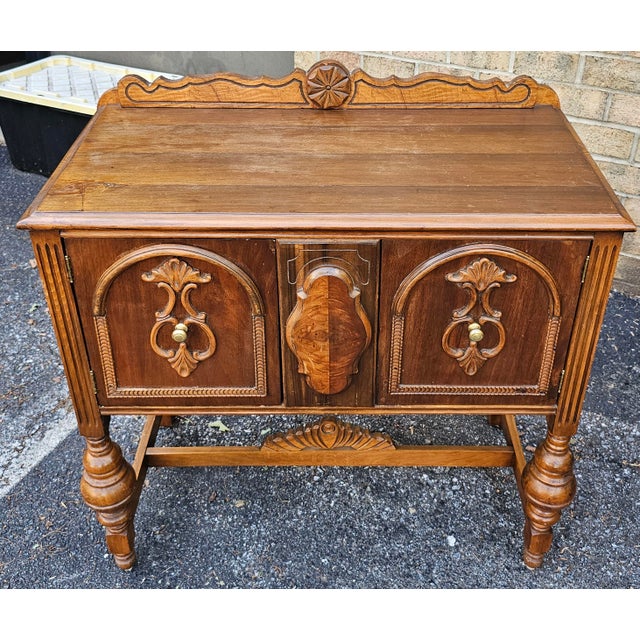 1920s William and Mary Tudor-Style Walnut Server or Buffet For Sale - Image 4 of 12