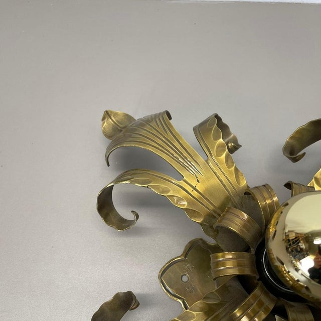Gold Golden Brass Florentiner Leaf Theatre Wall Light, Italy, 1960s For Sale - Image 8 of 18
