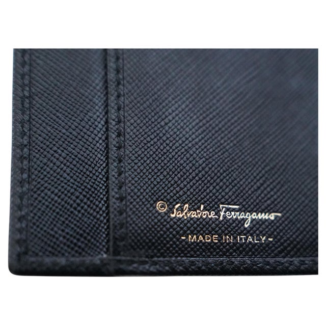 Modern Salvatore Ferragamo Gancini Icona Black Leather Continental Wallet For Sale - Image 3 of 10