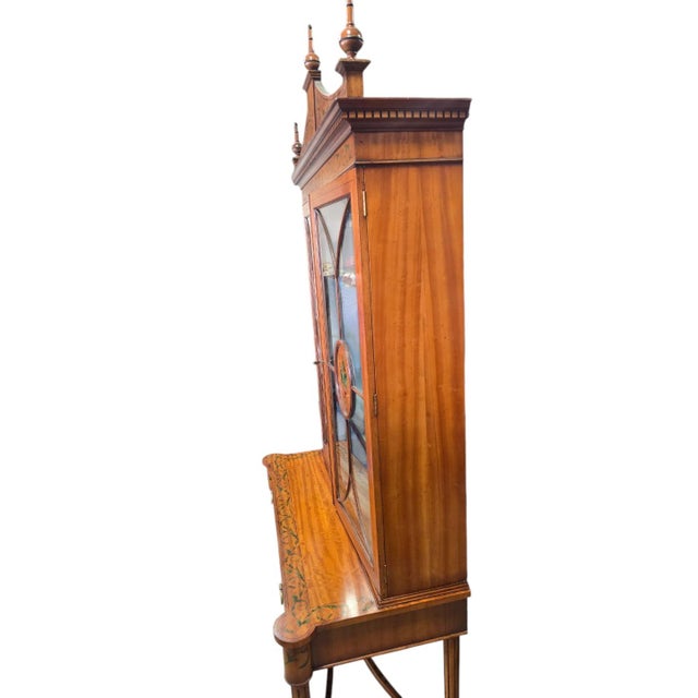 Early 20th Century Sheraton-Style Painted Glass Display Cabinet on Stand – 2 Piece For Sale - Image 4 of 9