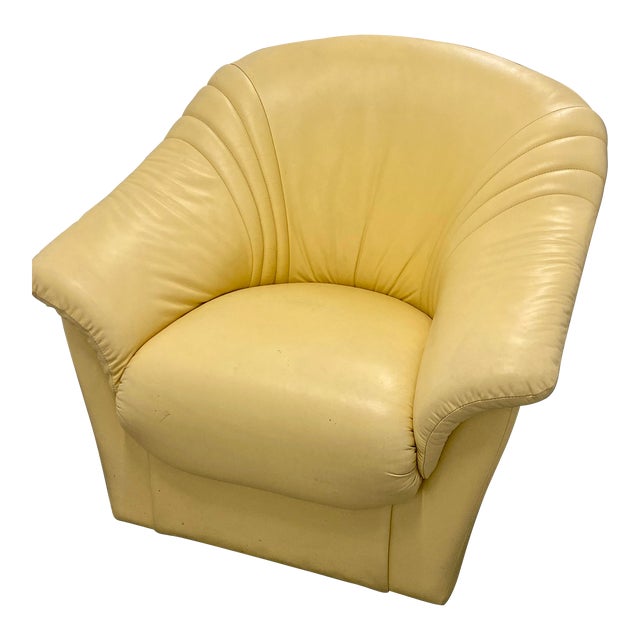 1980s Natuzzi Leather Barrel Swivel Chair, Italian Made Cream Color