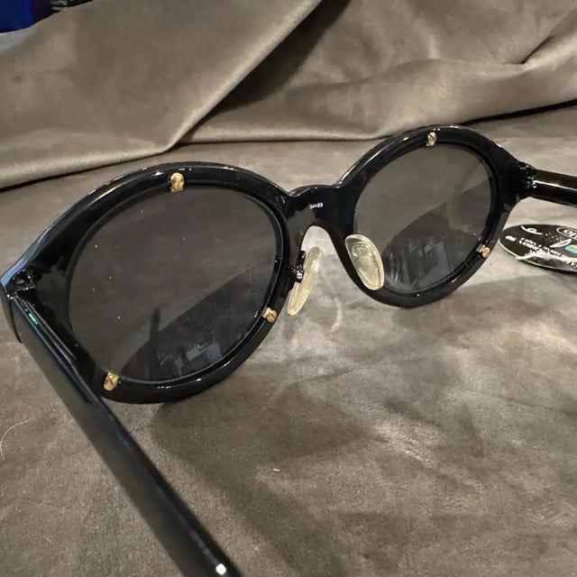 1980s Black Acetate Cat-Eye Sunglasses by Gianfranco Ferrè For Sale - Image 12 of 14