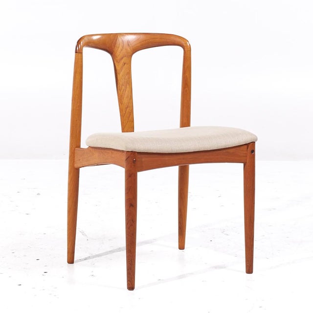 Wood Johannes Andersen for Uldum Mobelfabrik Mid Century Teak Juliane Chairs – Set of 6 For Sale - Image 7 of 11