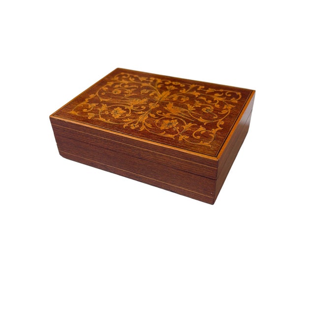 Italian Vintage Italian Sorrento Inlaid Marquetry Box For Sale - Image 3 of 7