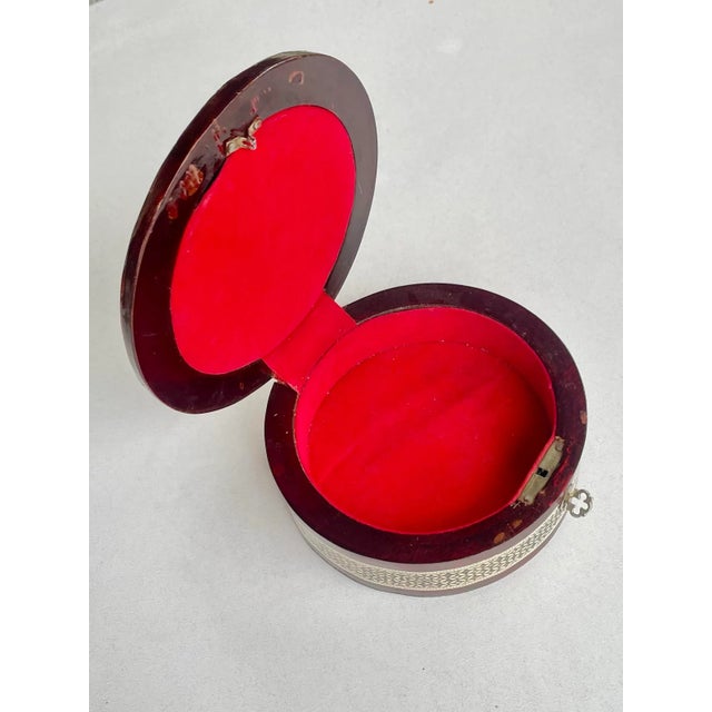Mid 20th Century Inlaid Mother of Pearl Round Box For Sale - Image 9 of 10