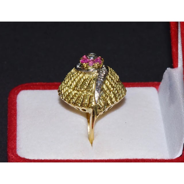 Gemstone Vintage Natural .50Cts VS G Diamond Ruby 18K Solid Gold 2 Tone Bombay Dome Ring, size 7.25 For Sale - Image 7 of 11