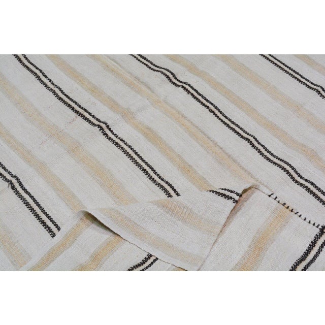 Vintage Turkish Flatweave Hemp Rug, 4'9''x6' For Sale - Image 4 of 4