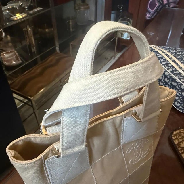 A Vintage 2000s Chanel Beige Canvas Tote Bag in Excellent Condition For Sale - Image 13 of 17