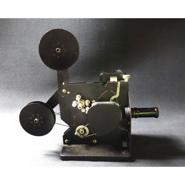 その他 KODAKSCOPE MODEL C 1920s 16mm Kodascope Model 'C' Cinema Projector | Chairish
