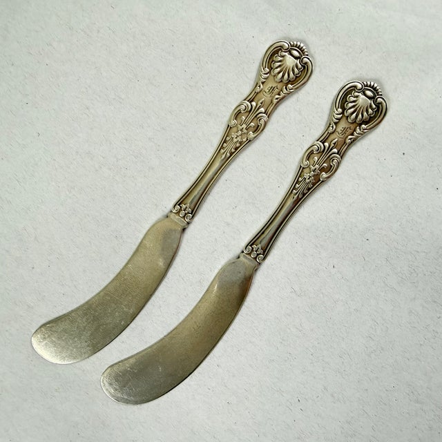 American Antique J.E.Caldwell Kings Pattern Sterling Silver Spreaders, Set of Two For Sale - Image 3 of 9