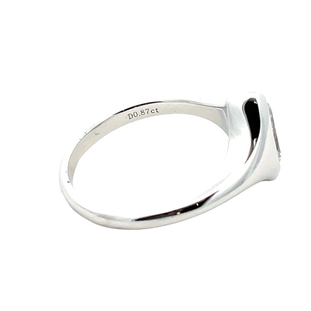 0.87 Carat Weight Bezel Set Marquise Diamond Ring in 18k White Gold, Size 6.75 For Sale - Image 4 of 4