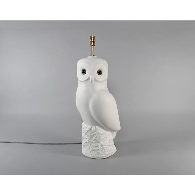 Plastic Large White French Fibreglass Owl Table Lamp, 1960s For Sale - Image 7 of 7