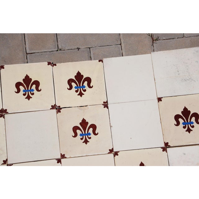 Ceramic 1900s Portuguese Fleur-De-Lis & Plain Antique White Large Antique Tiles Set of 32 For Sale - Image 7 of 18
