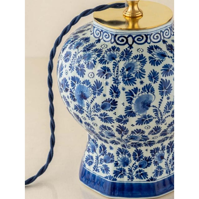 Dutch royal delft (de porceleyne fles) hand-painted blue and white ceramic table lamp with a new green and white silk-...