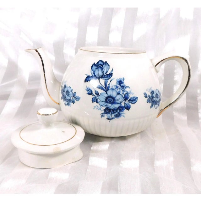 American 1970s Wood and Sons Blue Floral Teapot For Sale - Image 3 of 4