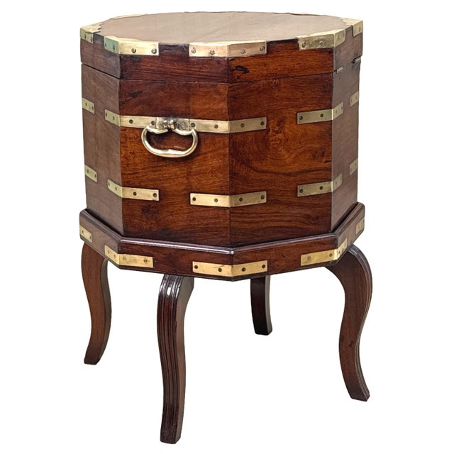 18th Century Georgian Anglo-Indian Padouk Cellarette, India, 1790 For Sale - Image 6 of 16