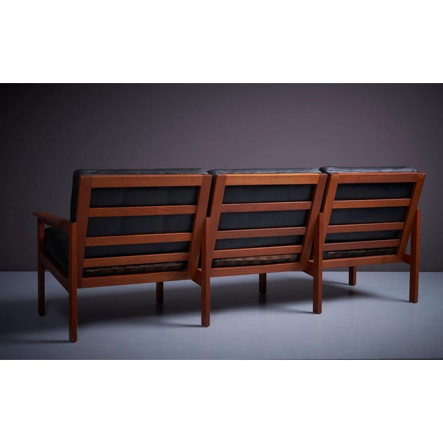 Black Leather Sofas & Side Table from Illum Wikkelso Capella, Denmark, 1960s, Set of 3 For Sale - Image 10 of 17