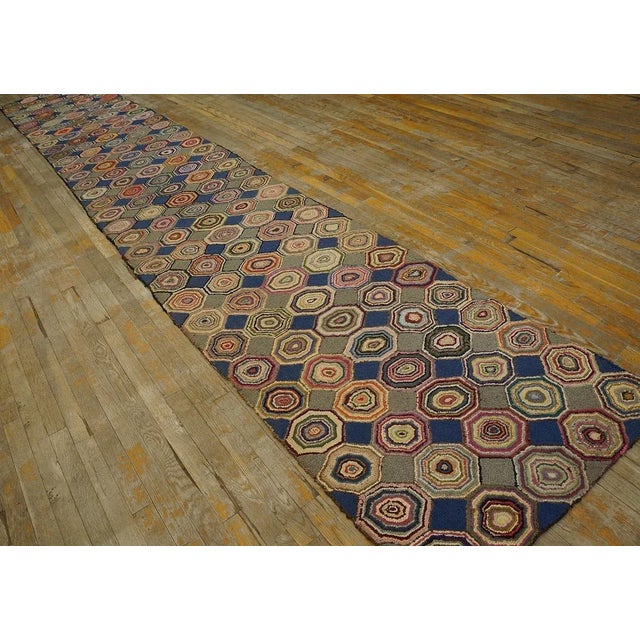 1930s 1930s Geometrical American Hooked Rug ( 2' 9'' x 17' - 84 x 518 ) For Sale - Image 5 of 12