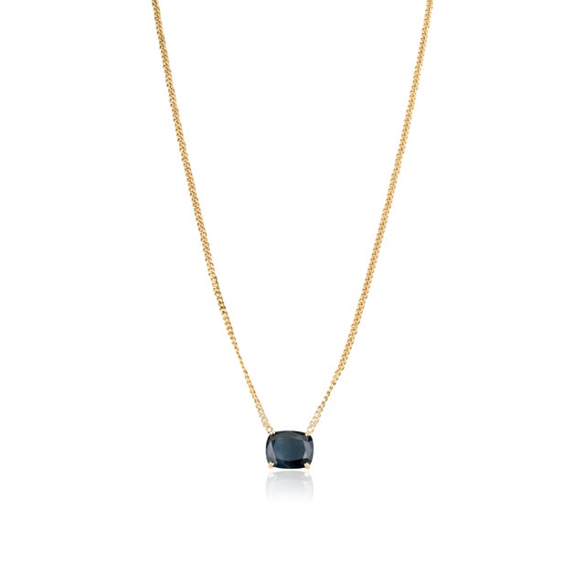 Cushion Cut 5.2ct Blue Sapphire Solitaire Necklace in 14k Yellow Gold Curb Chain For Sale - Image 9 of 16