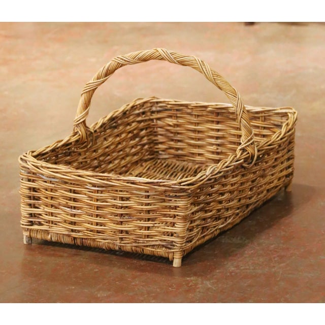 Early 20th Century French Wicker Market Basket With Twisted Handle For Sale - Image 4 of 9