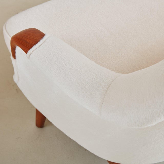 Mid-Century Modern Off-White Alpaca Sofa with Wood Details, Denmark 1960s For Sale - Image 3 of 11