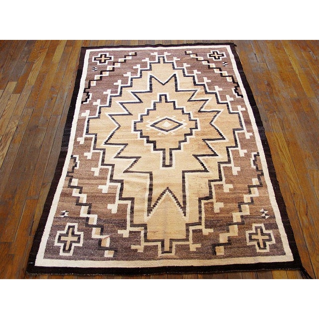 Native American 1930s Gray Geometric Tribal Antique American Navajo Rug 3' 8" X 5' 8" Flatweave Wool Carpet For Sale - Image 3 of 6
