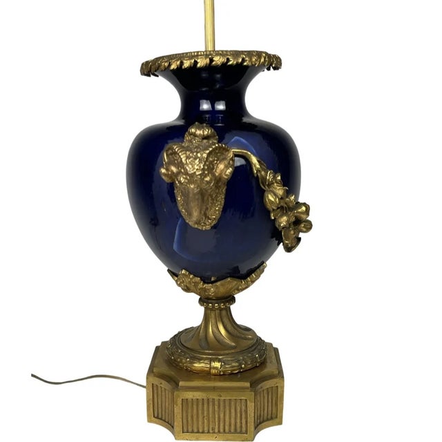 Late 19th Century Late 19th Century French Napoléon III Bronze and Porcelain Table Lamp For Sale - Image 5 of 12