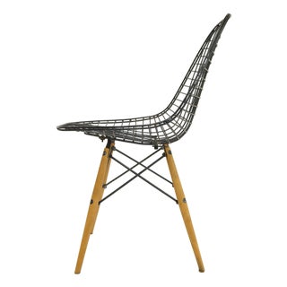 Eames Dowel Leg Wire Chair for Herman Miller, 1950s For Sale