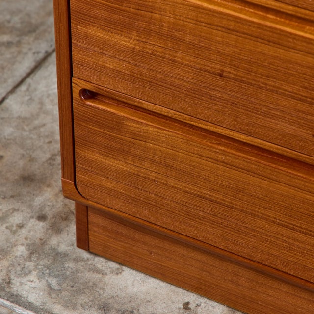 Six Drawer Teak Dresser by Nils Jonsson for Tørring Møbelfabrik For Sale - Image 11 of 17