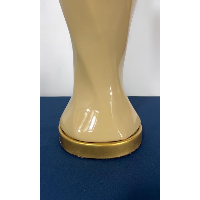 1970s Postmodern Wildwood Porcelain Swirl Statement Lamp For Sale In Houston - Image 6 of 10