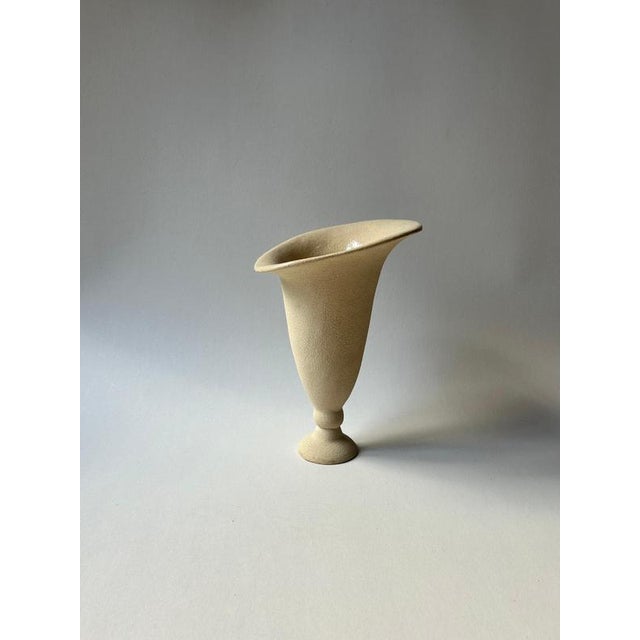 Lys Sculptural Vase in Glazed Stoneware by Thalia Dalecky. Dimensions: Ø 25 x H 33 cm. Materials: Cream chamotte...