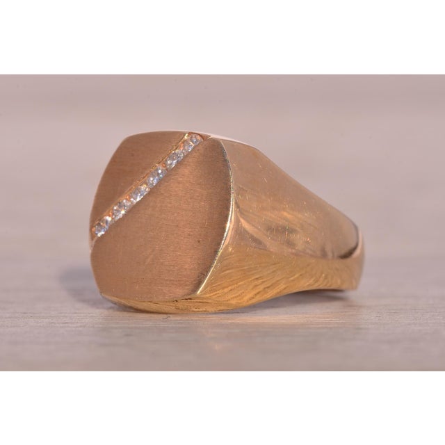 The Hilario: Gentlemen's Natural Diamond Signet Ring in Yellow Gold For Sale In Philadelphia - Image 6 of 12
