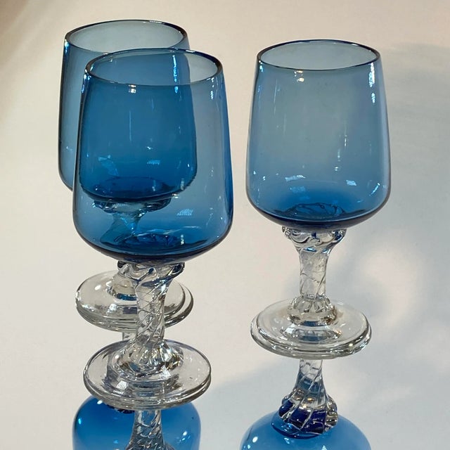 1960s 1960s Vintage Mid-Century Modern Italian Vimax Creations Blue Hand Blown Decanter & Cordial Digestif Glass Set - 7 Pieces For Sale - Image 5 of 13