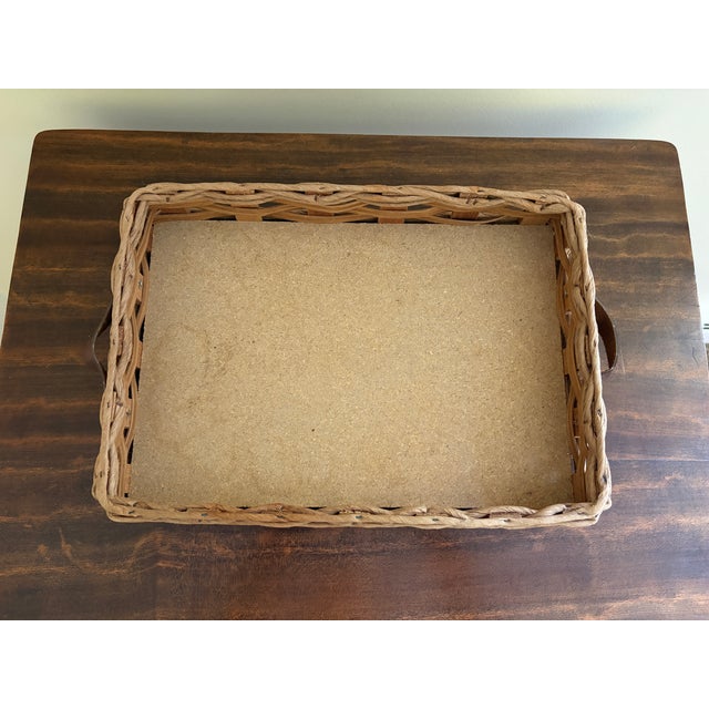 Brown Vintage Woven Oak Pyrex Casserole Serving Basket With Leather Handles For Sale - Image 8 of 13