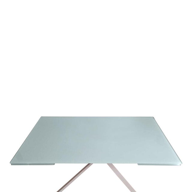 The extendable dining table is an ideal piece for creating modern and contemporary environments. It is characterized by...