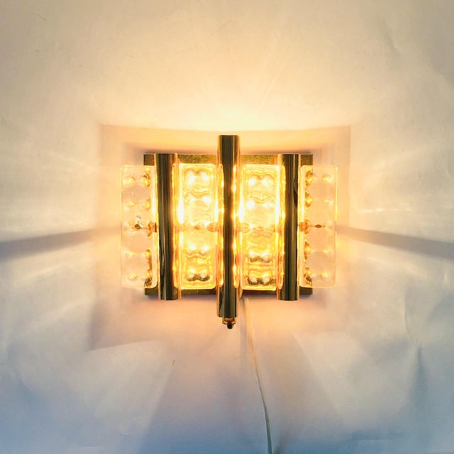 1970s Mid-Century Modern Scandinavian Glass and Brass Wall Lamp by Jakobsson for Orrefors & MPR, 1960s For Sale - Image 5 of 9
